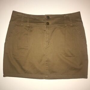 💰PRICE DROP💰VGUC Mango mini skirt in camel color